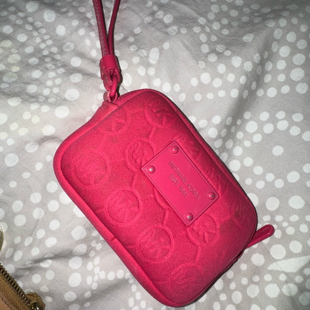 Michael Kors Fuchsia Wristlet
